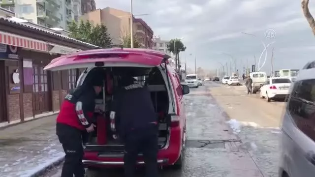 Son dakika haberleri! Seyir halindeyken çıkan yangında otomobil kullanılamaz hale geldi Son dakika haberleri! Seyir halindeyken çıkan yangında otomobil kullanılamaz hale geldi