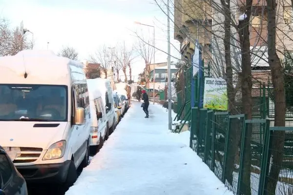 Yolları tuzladılar kaldırımı unuttular