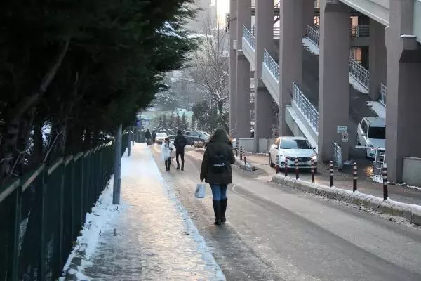 Yolları tuzladılar kaldırımı unuttular
