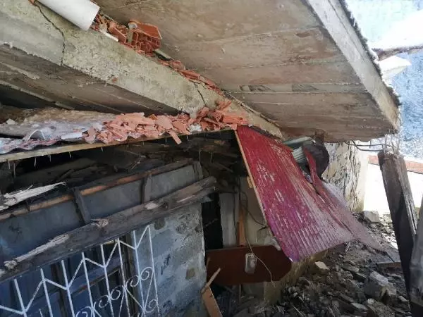 Trabzon'da, heyelanda 2 ev hasar gördü Trabzon'da, heyelanda 2 ev hasar gördü