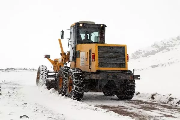 Van'da 403 yerleşim yerinin yolu kardan kapandı Van'da 403 yerleşim yerinin yolu kardan kapandı