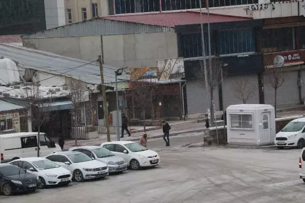 Van'da 403 yerleşim yerinin yolu kardan kapandı Van'da 403 yerleşim yerinin yolu kardan kapandı