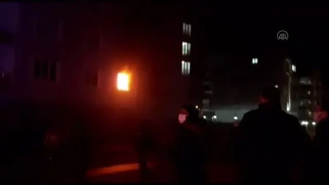 Son dakika haberi! Yangın çıkan apartmanda 2 çocuk dumandan etkilendi Son dakika haberi! Yangın çıkan apartmanda 2 çocuk dumandan etkilendi