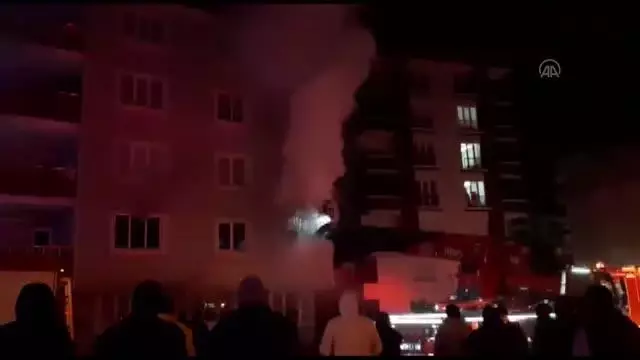 Son dakika haberi! Yangın çıkan apartmanda 2 çocuk dumandan etkilendi Son dakika haberi! Yangın çıkan apartmanda 2 çocuk dumandan etkilendi