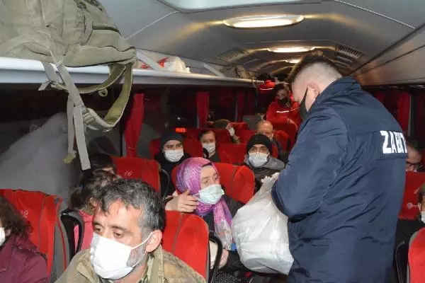 Zonguldak'ta 126 köy yolu ulaşıma kapandı (2) Zonguldak'ta 126 köy yolu ulaşıma kapandı (2)