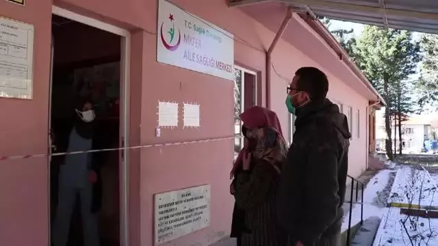 103 yaşındaki kadın, Kovid-19 aşısı oldu 103 yaşındaki kadın, Kovid-19 aşısı oldu