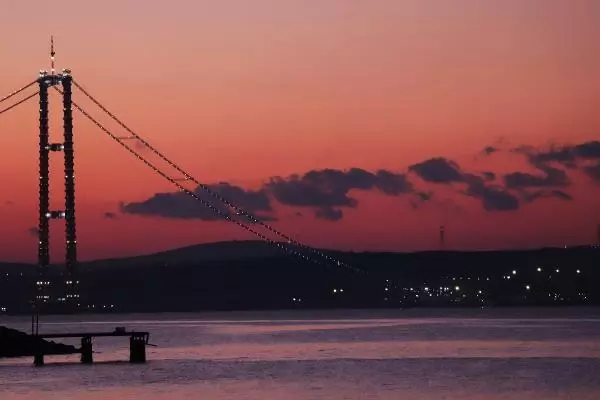1915 Çanakkale Köprüsü'nde görsel şölen 1915 Çanakkale Köprüsü'nde görsel şölen