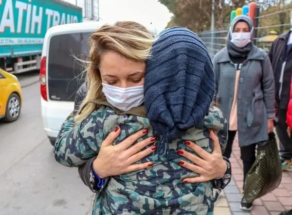 Son Dakika | 2 kişiyle başlayan yardımlaşma hareketi, 30 bin kişilik gönüllü ordusuna dönüştü Son Dakika | 2 kişiyle başlayan yardımlaşma hareketi, 30 bin kişilik gönüllü ordusuna dönüştü