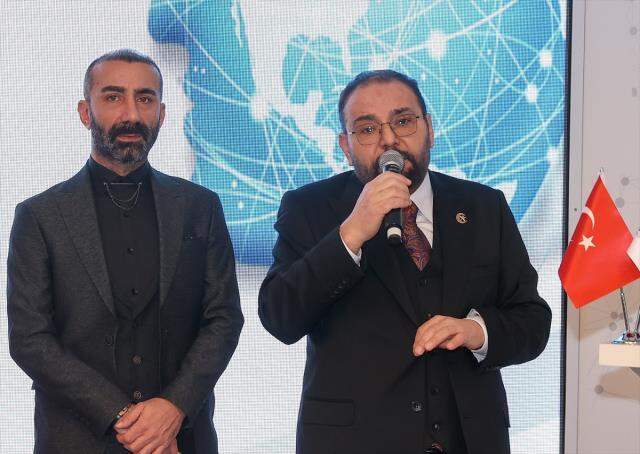 2021 Uluslararası Marka Liderleri Zirvesi'nde 'Yılın En Kaliteli Haber Sitesi' ödülü Haberler.com'a verildi