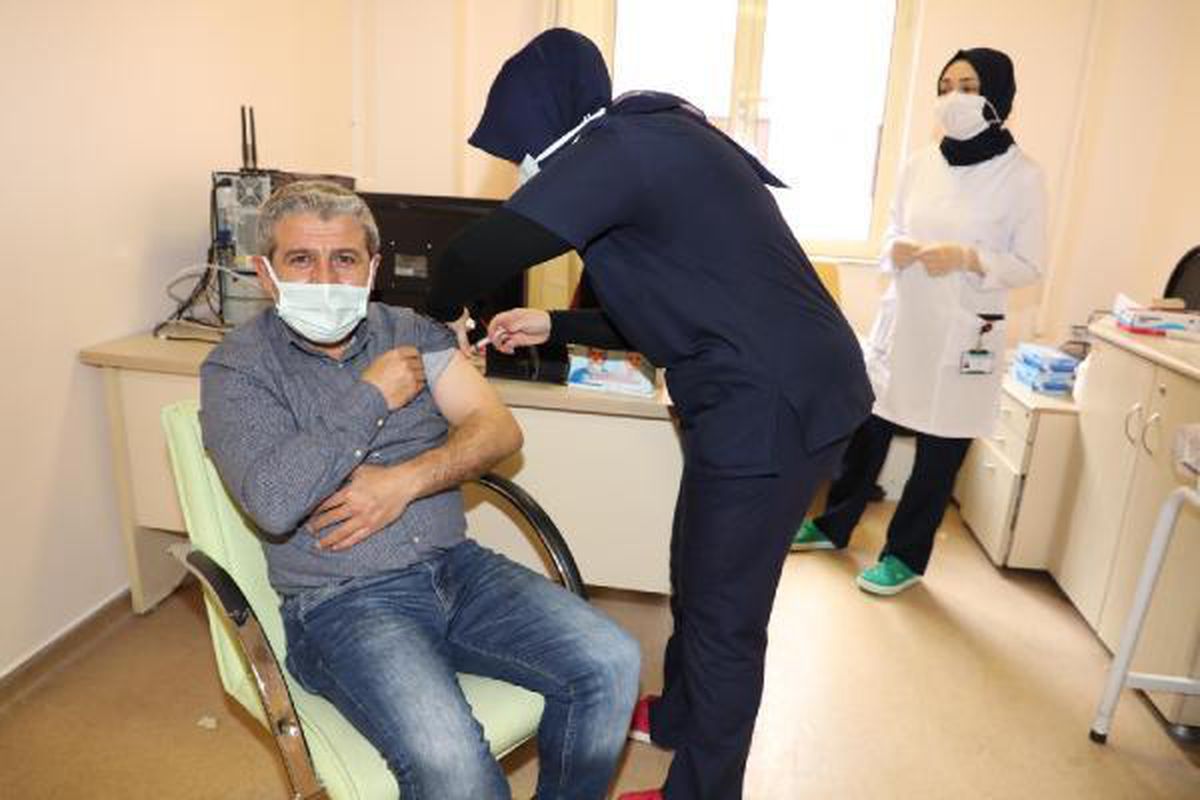 Son dakika haber: Annesini koronavirüsten kaybeden sağlık personelinin aşı çağrısı
