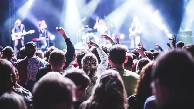 Avrupa Birliği tartışıyor: Konser, sinema ve restoran girişlerinde aşı kontrolü yapılsın Avrupa Birliği tartışıyor: Konser, sinema ve restoran girişlerinde aşı kontrolü yapılsın