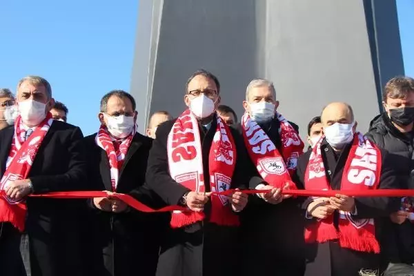Bakan Kasapoğlu, Samsunspor Anıtı açılış törenine katıldı