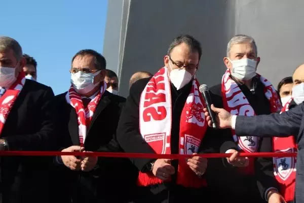 Bakan Kasapoğlu, Samsunspor Anıtı açılış törenine katıldı