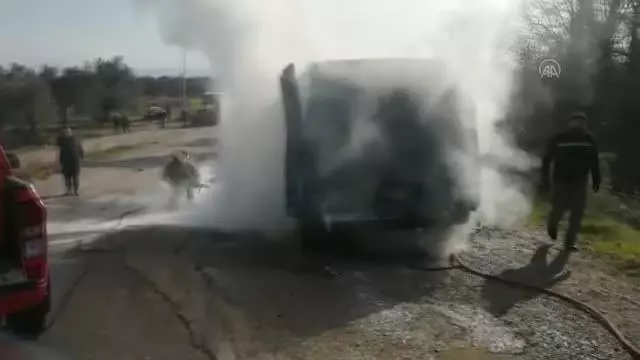 BALIKESİR - Kargo aracında yangın BALIKESİR - Kargo aracında yangın
