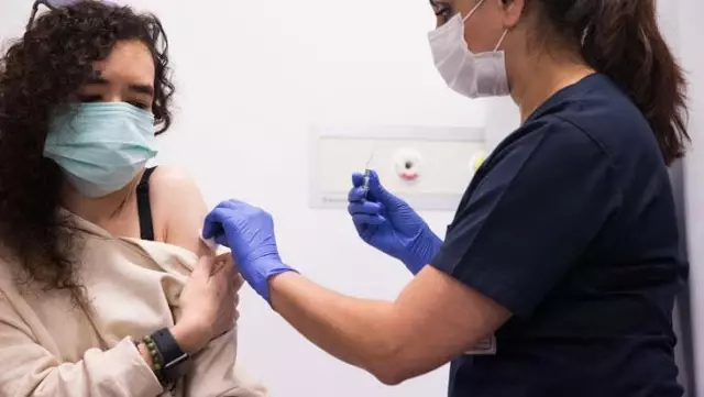 Çin, Türkiye'ye sattığı aşıyı neden kullanmıyor? Prof. Dr. Dilek Arman, tek bir detaya dikkat çekti Çin, Türkiye'ye sattığı aşıyı neden kullanmıyor? Prof. Dr. Dilek Arman, tek bir detaya dikkat çekti