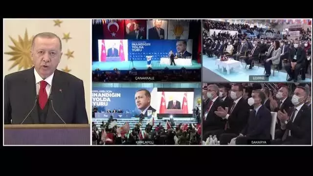 Cumhurbaşkanı Erdoğan: 'Anlamsız polemiklerle ülkenin vaktini heba edenlere eyvallahımız olmayacaktır' Cumhurbaşkanı Erdoğan: 'Anlamsız polemiklerle ülkenin vaktini heba edenlere eyvallahımız olmayacaktır'