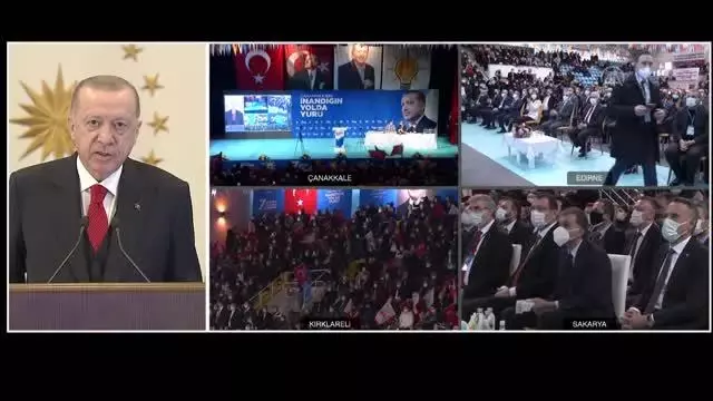 Cumhurbaşkanı Erdoğan: 'Anlamsız polemiklerle ülkenin vaktini heba edenlere eyvallahımız olmayacaktır' Cumhurbaşkanı Erdoğan: 'Anlamsız polemiklerle ülkenin vaktini heba edenlere eyvallahımız olmayacaktır'