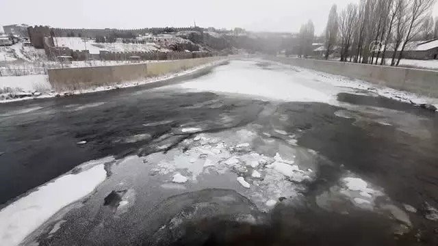 Doğu Anadolu'da kar ve dondurucu soğuk etkili oluyor Doğu Anadolu'da kar ve dondurucu soğuk etkili oluyor
