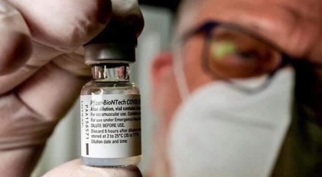 Dünya aşı bulamazken Avrupa israf ediyor: 6 dozluk şişelere 5 doz yazılınca milyonlarca aşı çöpe gitti Dünya aşı bulamazken Avrupa israf ediyor: 6 dozluk şişelere 5 doz yazılınca milyonlarca aşı çöpe gitti