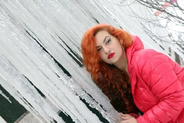 Erzurum'da buz sarkıtlarının boyu 2 metreye ulaştı Erzurum'da buz sarkıtlarının boyu 2 metreye ulaştı