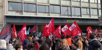 Fransa'da üniversite öğrencileri hükümeti protesto etti