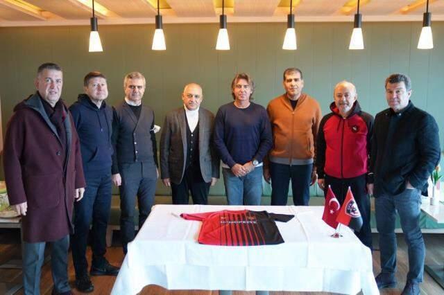 Gaziantep FK, teknik direktör Ricardo Sa Pinto ile sözleşme imzaladı Gaziantep FK, teknik direktör Ricardo Sa Pinto ile sözleşme imzaladı