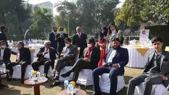 İSLAMABAD - Pakistan'da Türkiye'yi Urduca konuşan halklara tanıtacak haber sitesinin resmi açılışı yapıldı İSLAMABAD - Pakistan'da Türkiye'yi Urduca konuşan halklara tanıtacak haber sitesinin resmi açılışı yapıldı