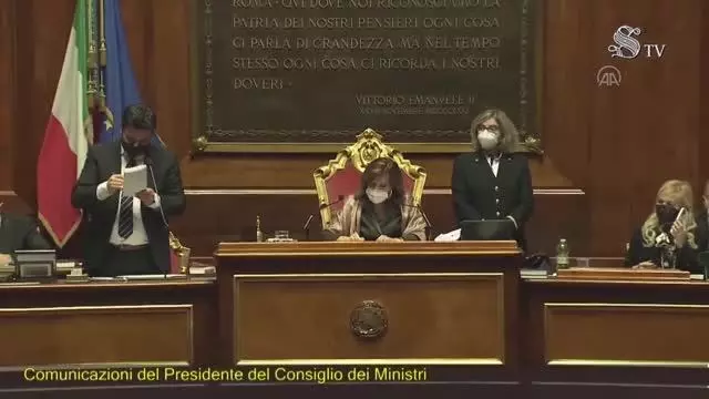 İtalya'da Başbakan Conte ve hükümeti, Senato'daki kritik güven oylamasını az farkla kazandı İtalya'da Başbakan Conte ve hükümeti, Senato'daki kritik güven oylamasını az farkla kazandı