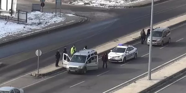 İzmir'deki cinayet zanlısı Yunanistan'a kaçarken yakalandı İzmir'deki cinayet zanlısı Yunanistan'a kaçarken yakalandı