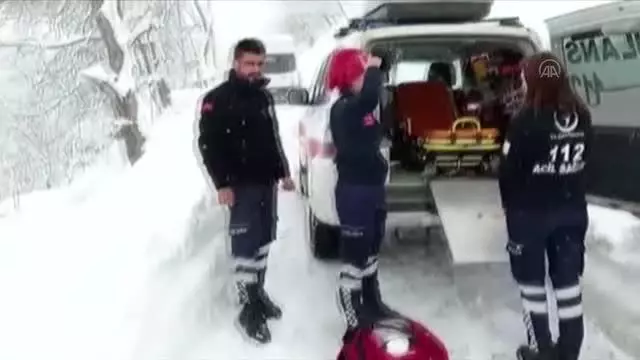 Kar yağışı etkili oluyor Kar yağışı etkili oluyor