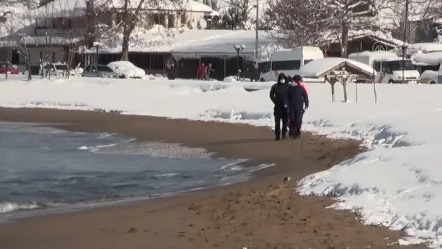 Karadeniz'de kuru yük gemisinin batması sonucu kaybolan 3 kişiyi arama çalışmaları sürüyor Karadeniz'de kuru yük gemisinin batması sonucu kaybolan 3 kişiyi arama çalışmaları sürüyor