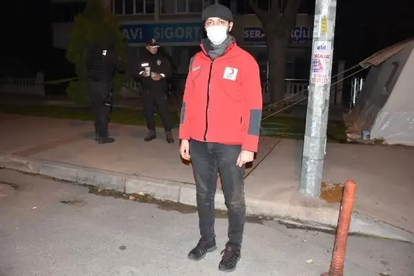 Kızılay'dan kısıtlamada görev yapan polis ve bekçilere çorba ikramı Kızılay'dan kısıtlamada görev yapan polis ve bekçilere çorba ikramı