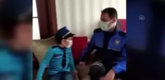 Çukurçayır: Son dakika haber! Minik Aras çok sevdiği polis amcalarının ekip arkadaşı oldu Çukurçayır: Son dakika haber! Minik Aras çok sevdiği polis amcalarının ekip arkadaşı oldu