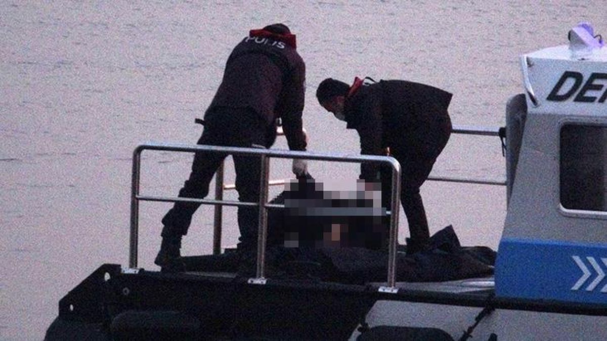 Sahildeki vatandaşlar gördü, denizden donmuş erkek cesedi çıkarıldı