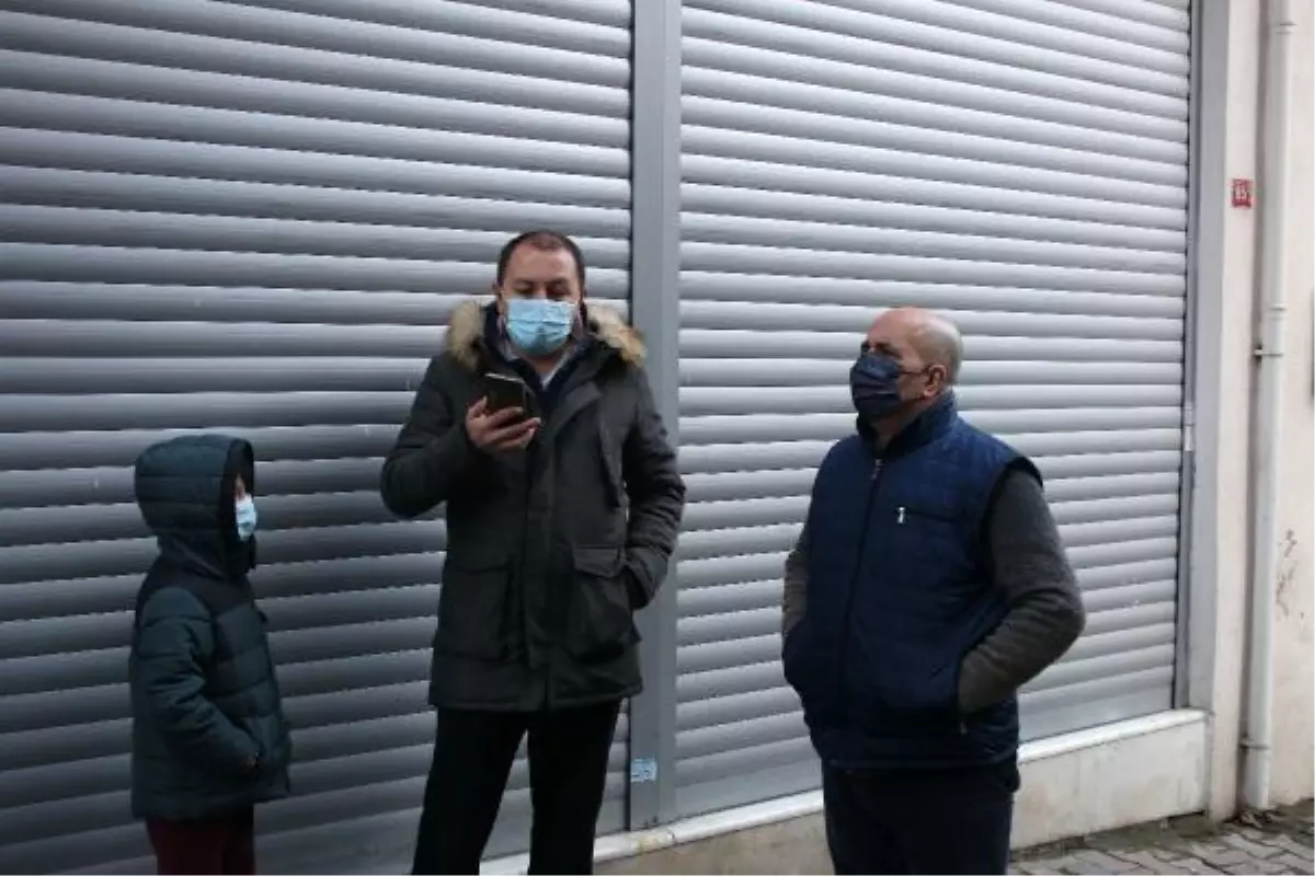 Şişli'de istinat duvarı çöktü, doğalgaz borusu patladı