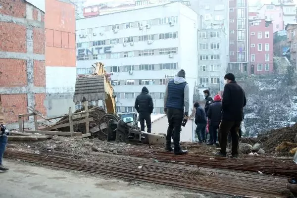 Şişli'de istinat duvarı çöktü, doğalgaz borusu patladı