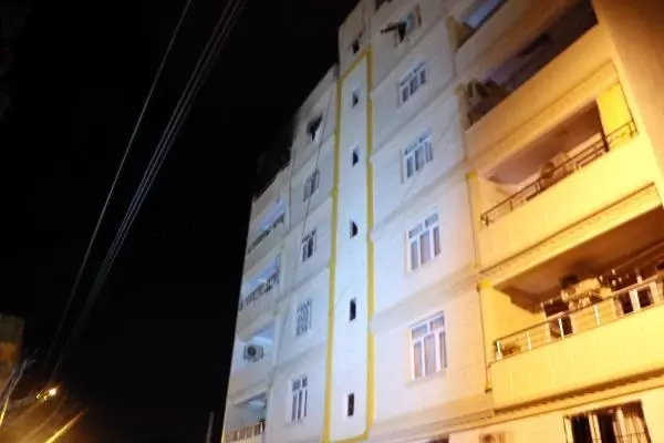 Sobadan çıkan yangında uzman çavuş ve oğlu öldü, anne ile kızı yaralı Sobadan çıkan yangında uzman çavuş ve oğlu öldü, anne ile kızı yaralı