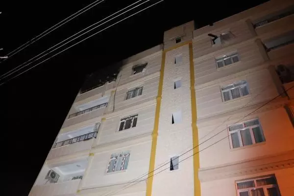 Sobadan çıkan yangında uzman çavuş ve oğlu öldü, anne ile kızı yaralı Sobadan çıkan yangında uzman çavuş ve oğlu öldü, anne ile kızı yaralı