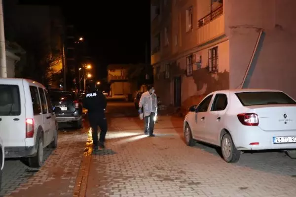 Sobadan çıkan yangında uzman çavuş ve oğlu öldü, anne ile kızı yaralı Sobadan çıkan yangında uzman çavuş ve oğlu öldü, anne ile kızı yaralı