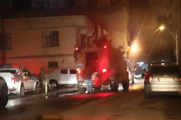 Sobadan çıkan yangında uzman çavuş ve oğlu öldü, anne ile kızı yaralı Sobadan çıkan yangında uzman çavuş ve oğlu öldü, anne ile kızı yaralı