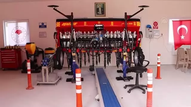 Tarım Makinaları ve Teknolojileri Ar-Ge ve İnovasyon Merkezi açıldı Tarım Makinaları ve Teknolojileri Ar-Ge ve İnovasyon Merkezi açıldı