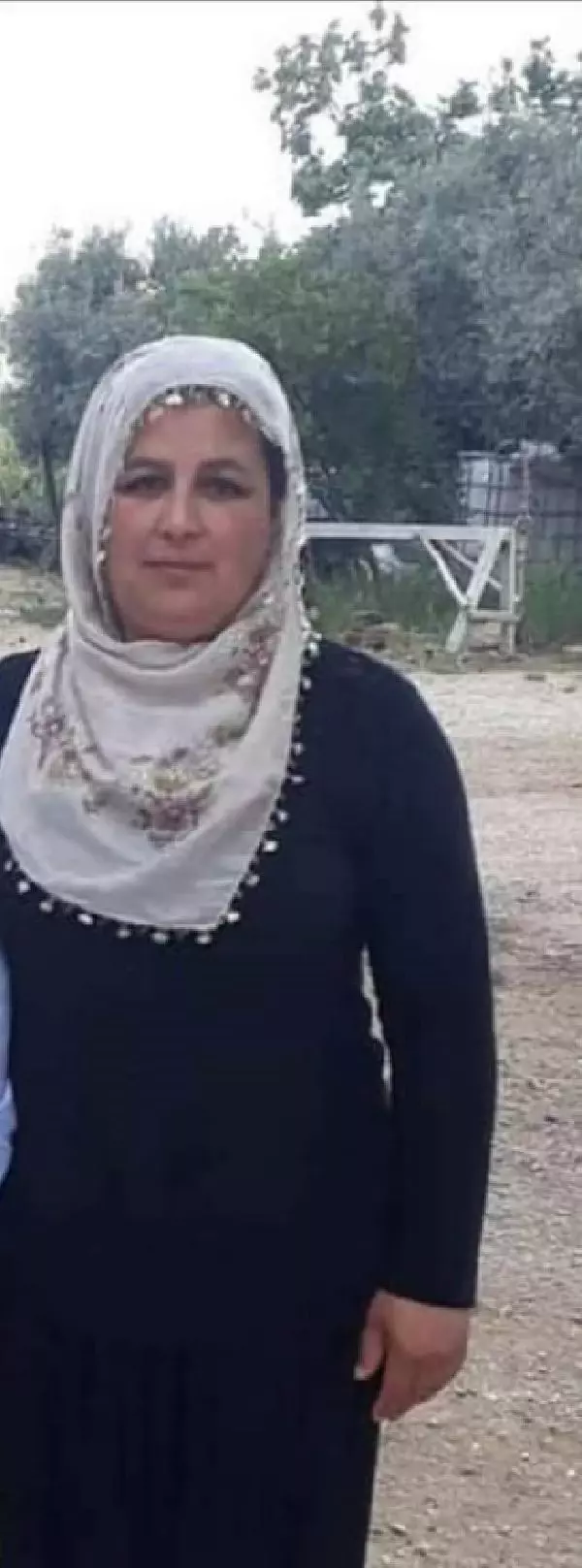 Tarsus'taki kazada hayatını kaybeden aynı aileden 5 kişi son yolculuğuna uğurlandı Tarsus'taki kazada hayatını kaybeden aynı aileden 5 kişi son yolculuğuna uğurlandı