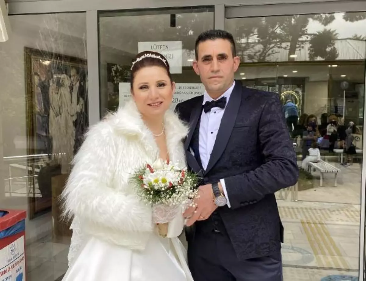 21'inci yüzyılın 21'inci yılının 21'inci gününde nikah masasına oturdular