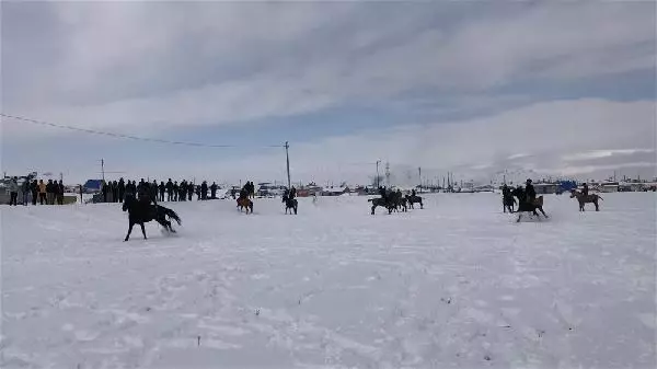 30 santimetre karda cirit şovu 30 santimetre karda cirit şovu