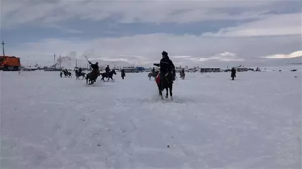 30 santimetre karda cirit şovu 30 santimetre karda cirit şovu