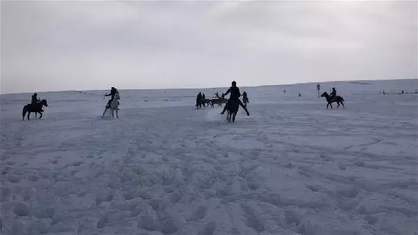 30 santimetre karda cirit şovu 30 santimetre karda cirit şovu