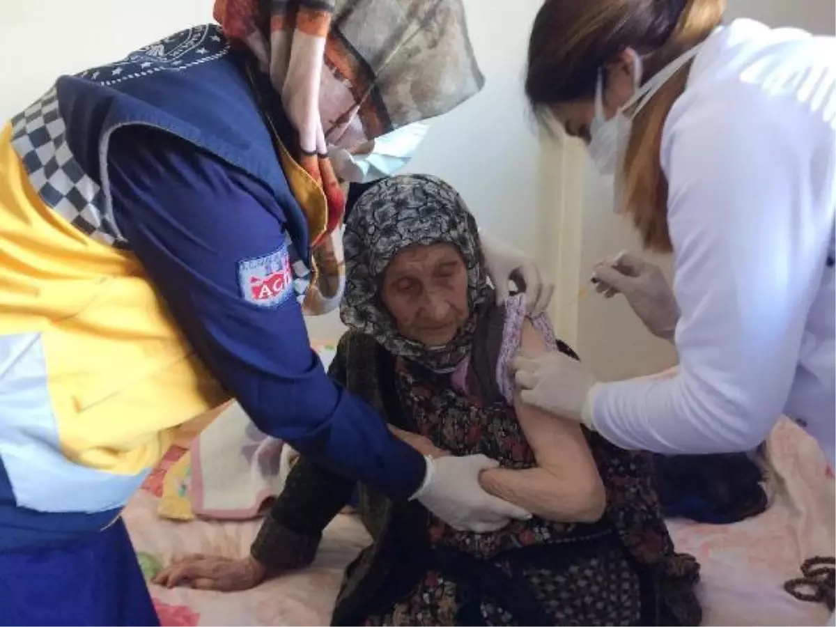 Son dakika haber: 98 yaşındaki Atlas nine, Covid-19 aşısı oldu