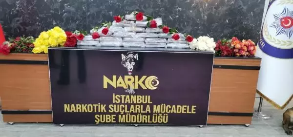 Atatürk Havalimanı'nda Kolombiya'dan gelen gül kutularından kokain çıktı Atatürk Havalimanı'nda Kolombiya'dan gelen gül kutularından kokain çıktı