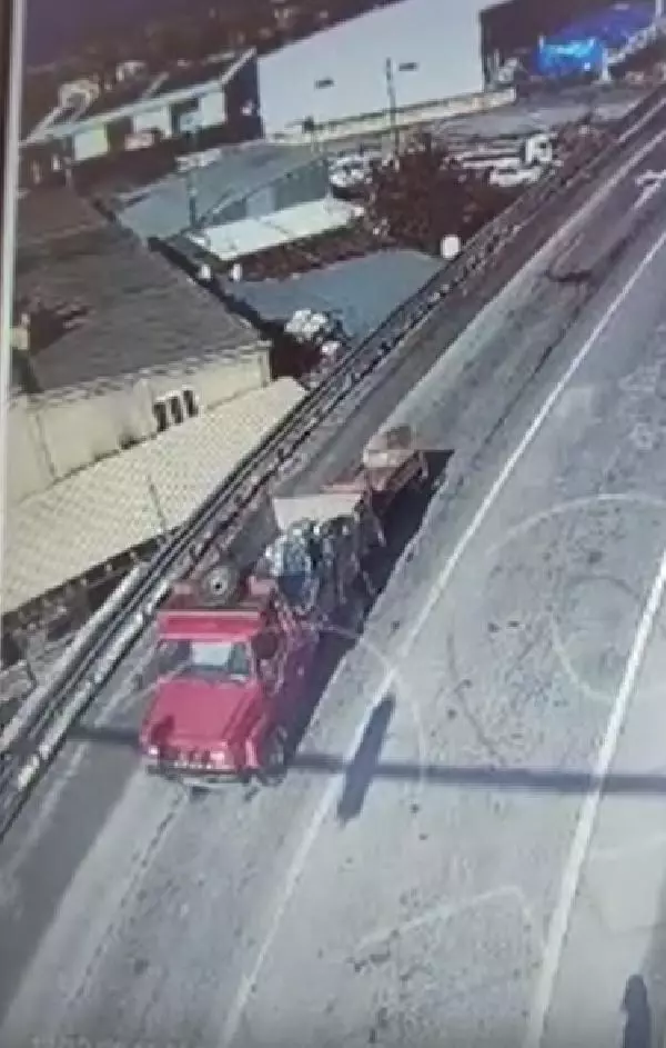 Bahçe traktörü ve römorkunu çalıp, başka şehirde satan şüpheli yakalandı Bahçe traktörü ve römorkunu çalıp, başka şehirde satan şüpheli yakalandı