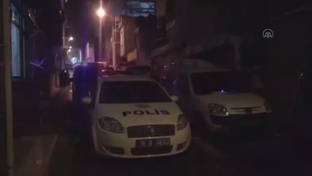 Bir kişi yolda yürürken bıçaklı saldırı sonucu yaralandı Bir kişi yolda yürürken bıçaklı saldırı sonucu yaralandı